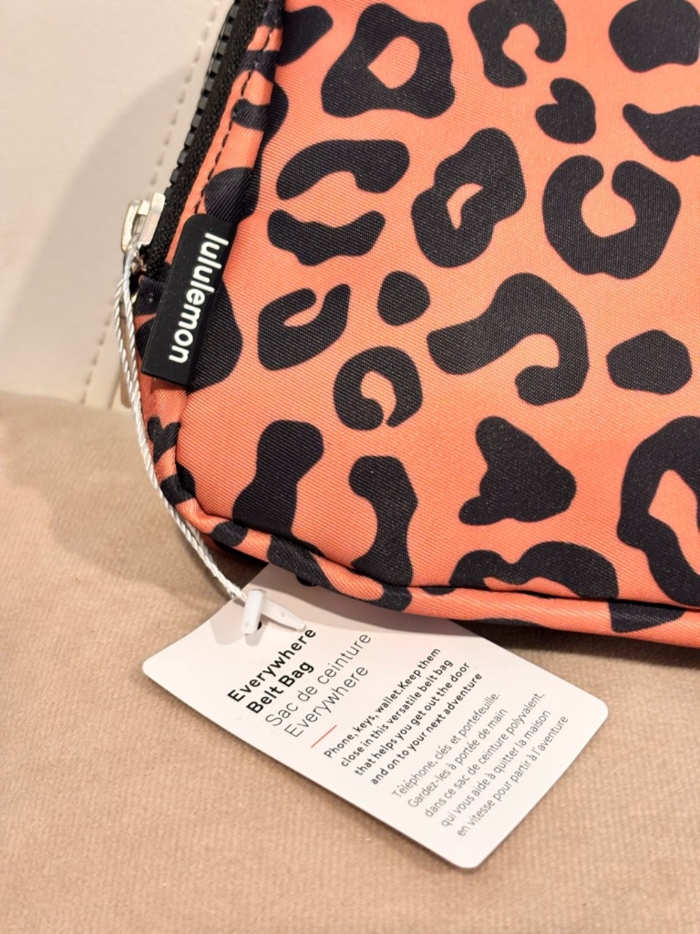 Lululemon ‘Leopard Shift Midi Desert’ Everywhere Belt Bag NWT - Picture 3 of 10